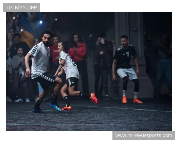 颜值与球技兼备的足球明星盘点引领潮流风尚的魅力球场之星 颜值与球技兼备的足球明星盘点引领潮流风尚的魅力球场之星